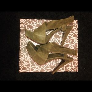 Diane Von Furstenbug Olive heels